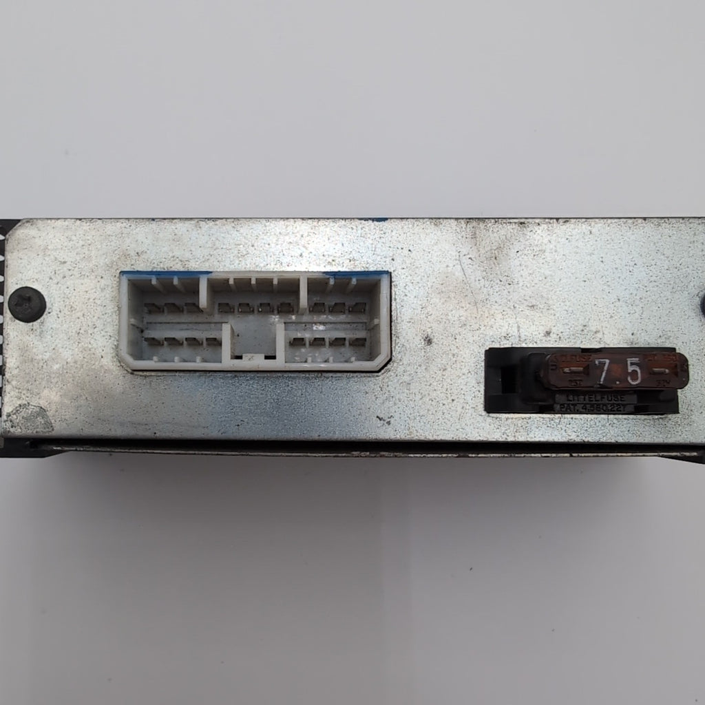 1995 1996 1997 1998 1999 Land Rover Discovery Radio Stereo Amplifier AMR5117