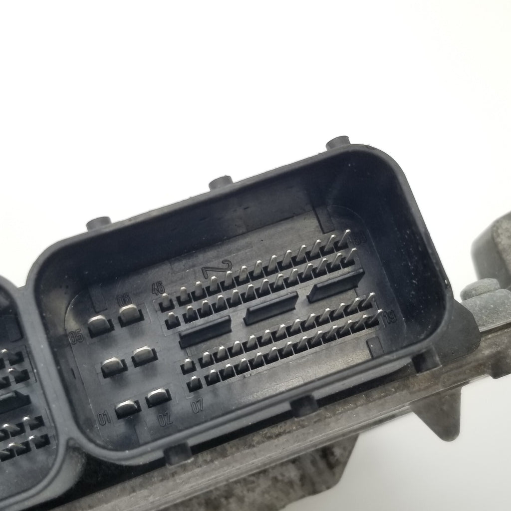 15-20 Mercedes GLC300 C300 E300 M274 ECU ECM Engine Control Module Unit