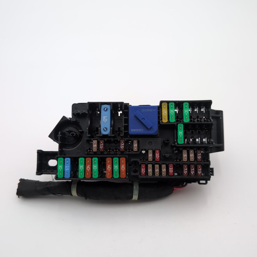 2022 - 2026 BMW 228i F74 X1 X2 iX B+ Positive Power Distribution Fuse Relay Box
