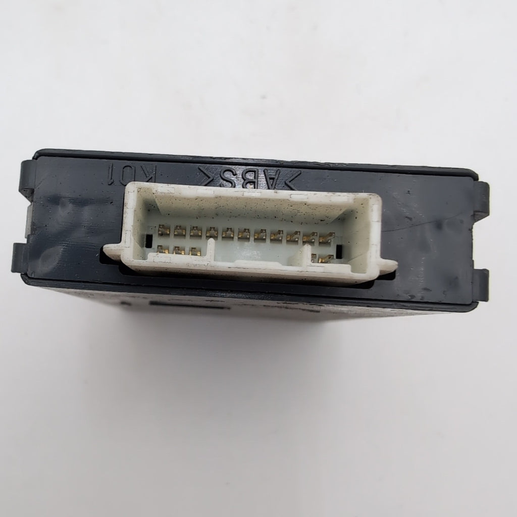 2012 2013 2014 2015 Toyota Camry Network Gateway Module OEM 89111-06010