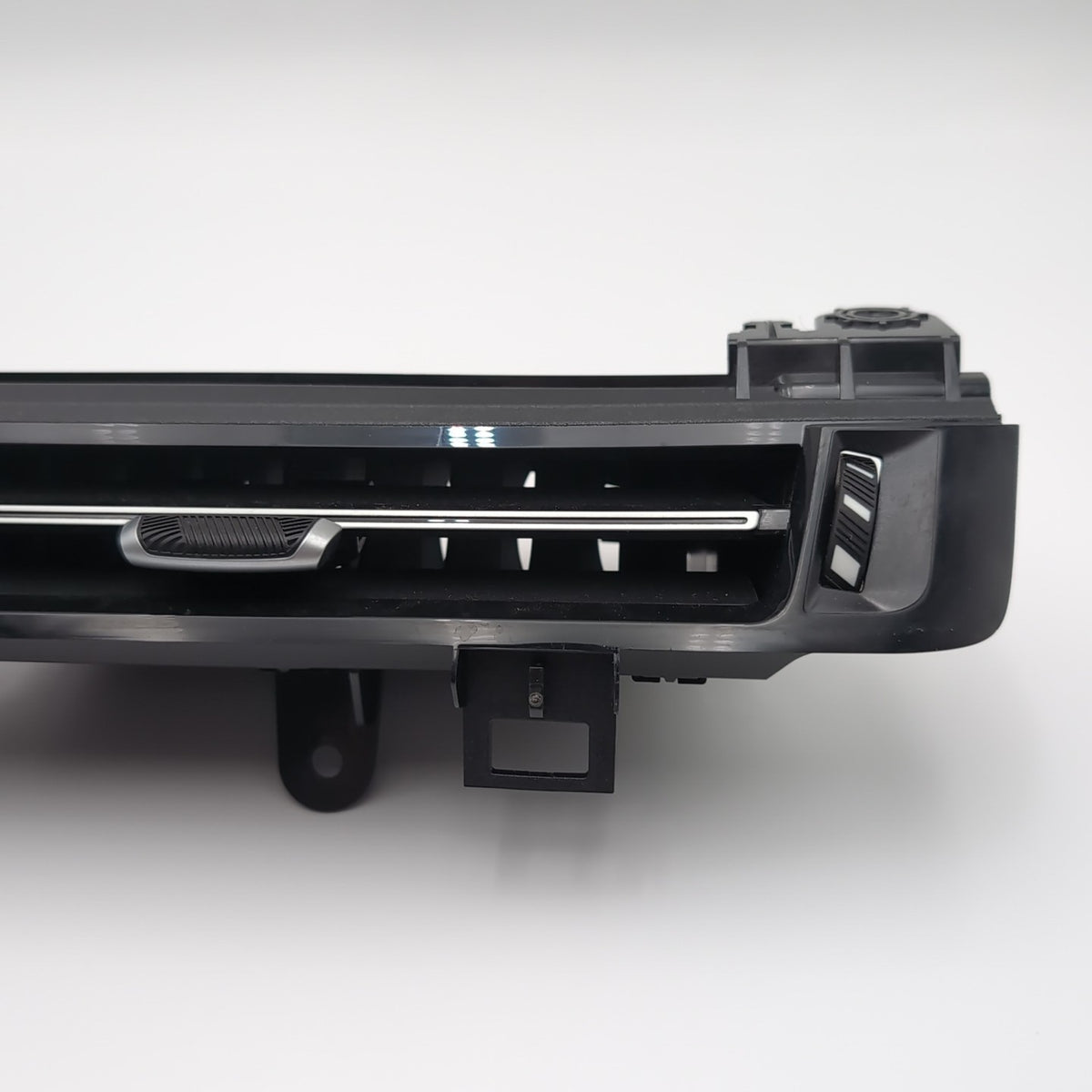 2023 2024 2025 BMW X2 U10 X1 U11 Center Dash Fresh Air Vent Grille 9483383 OEM