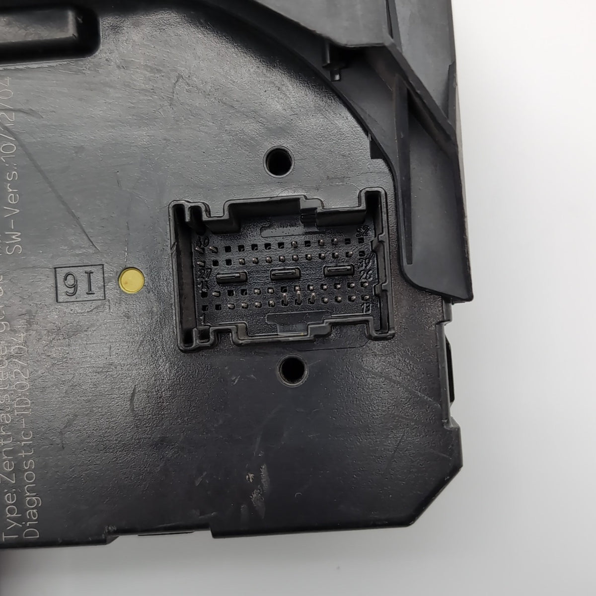 2012- 2014 Mercedes W204 C250 C300 C350 Rear Fuse Relay Box Module 2049060105