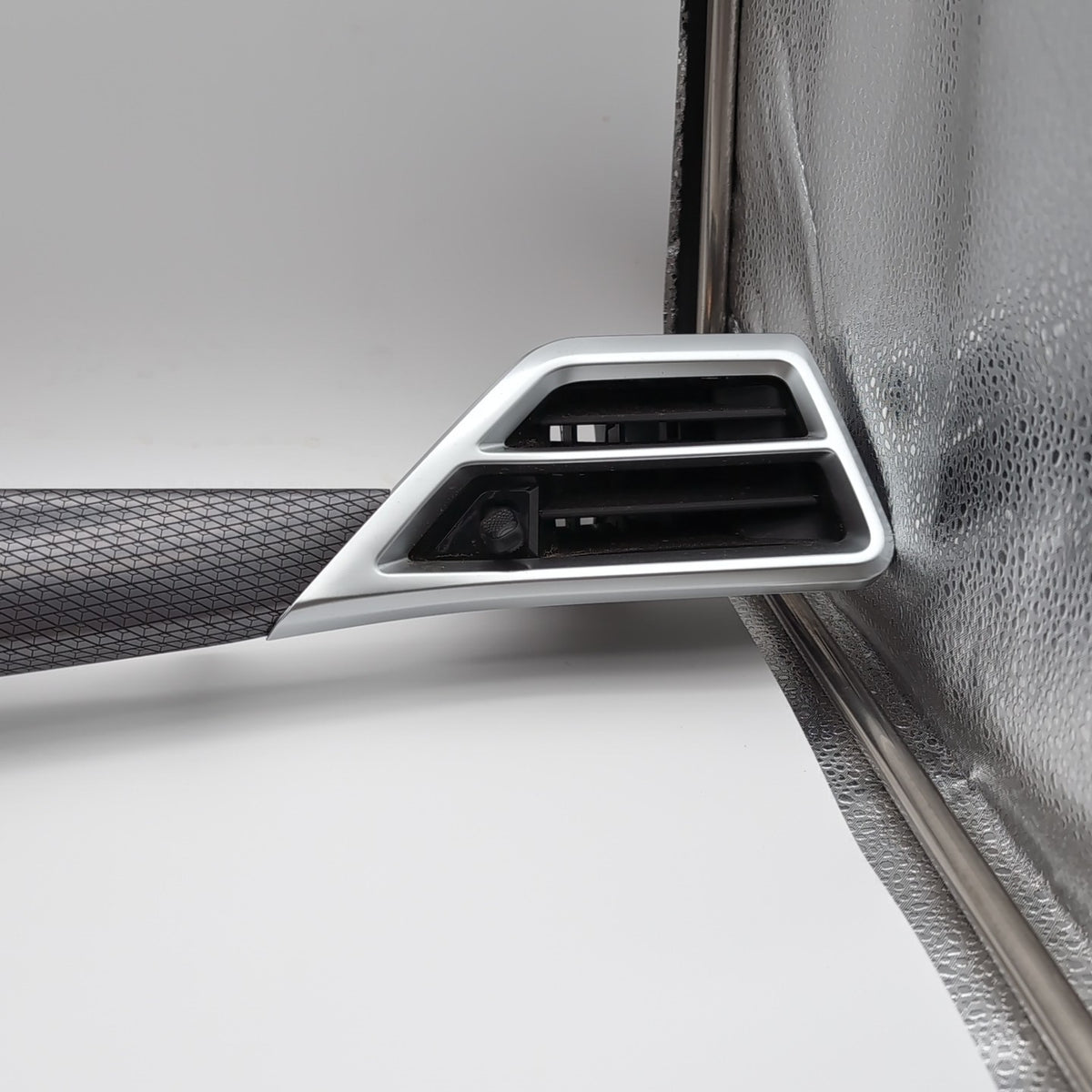 2024-2026 BMW G42 G20 G22 Center Dash Air Vent Assembly Trim Aluminum Rhombicle