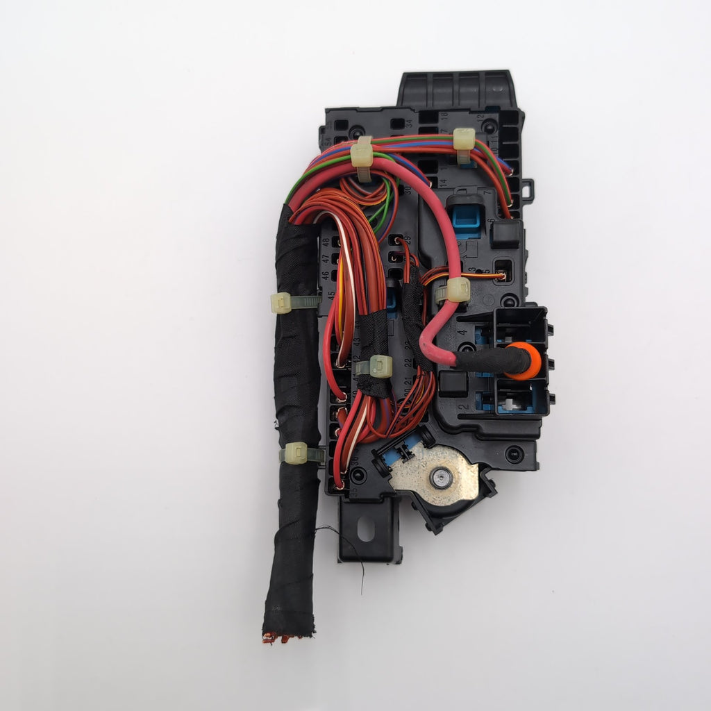 2022 - 2026 BMW 228i F74 X1 X2 iX B+ Positive Power Distribution Fuse Relay Box