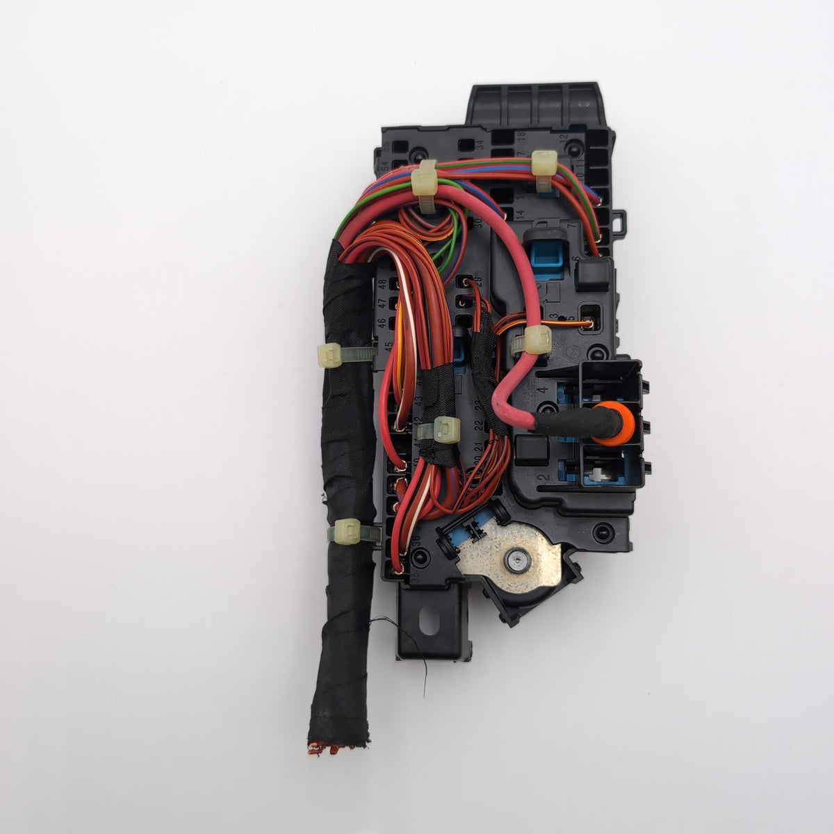2022 - 2026 BMW 228i F74 X1 X2 iX B+ Positive Power Distribution Fuse Relay Box
