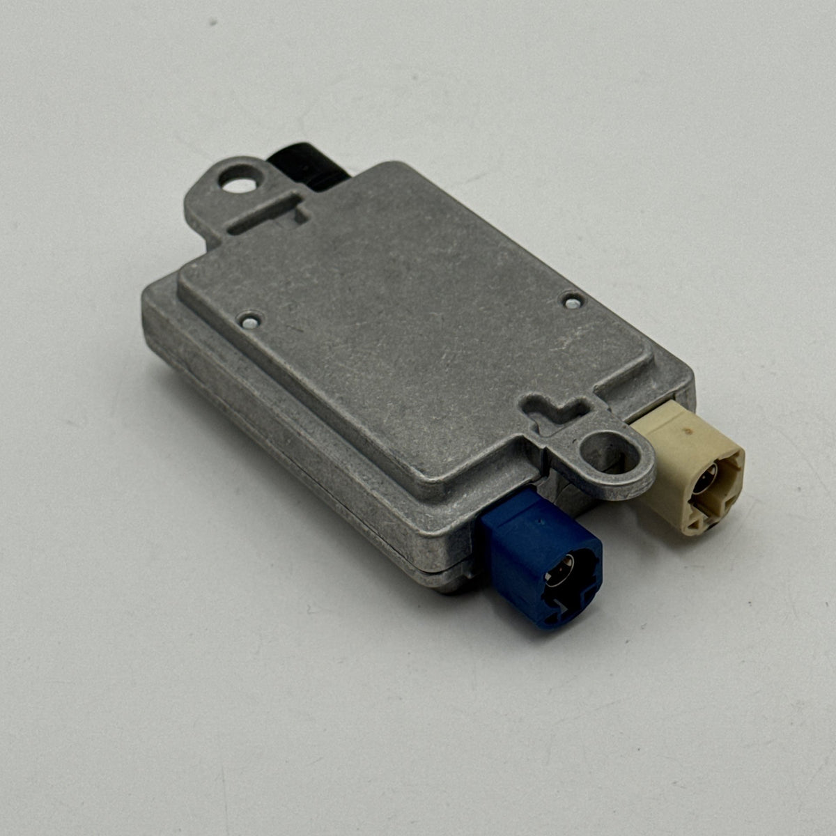 2016 - 2021 BMW 330i 740i 750i 530i 540i USB Hub Power Charger Module 9355549