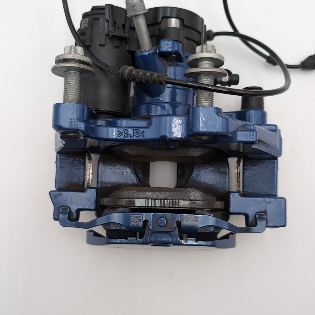 2025 BMW 550E M Sport Rear Right Brake Caliper OEM 8834276