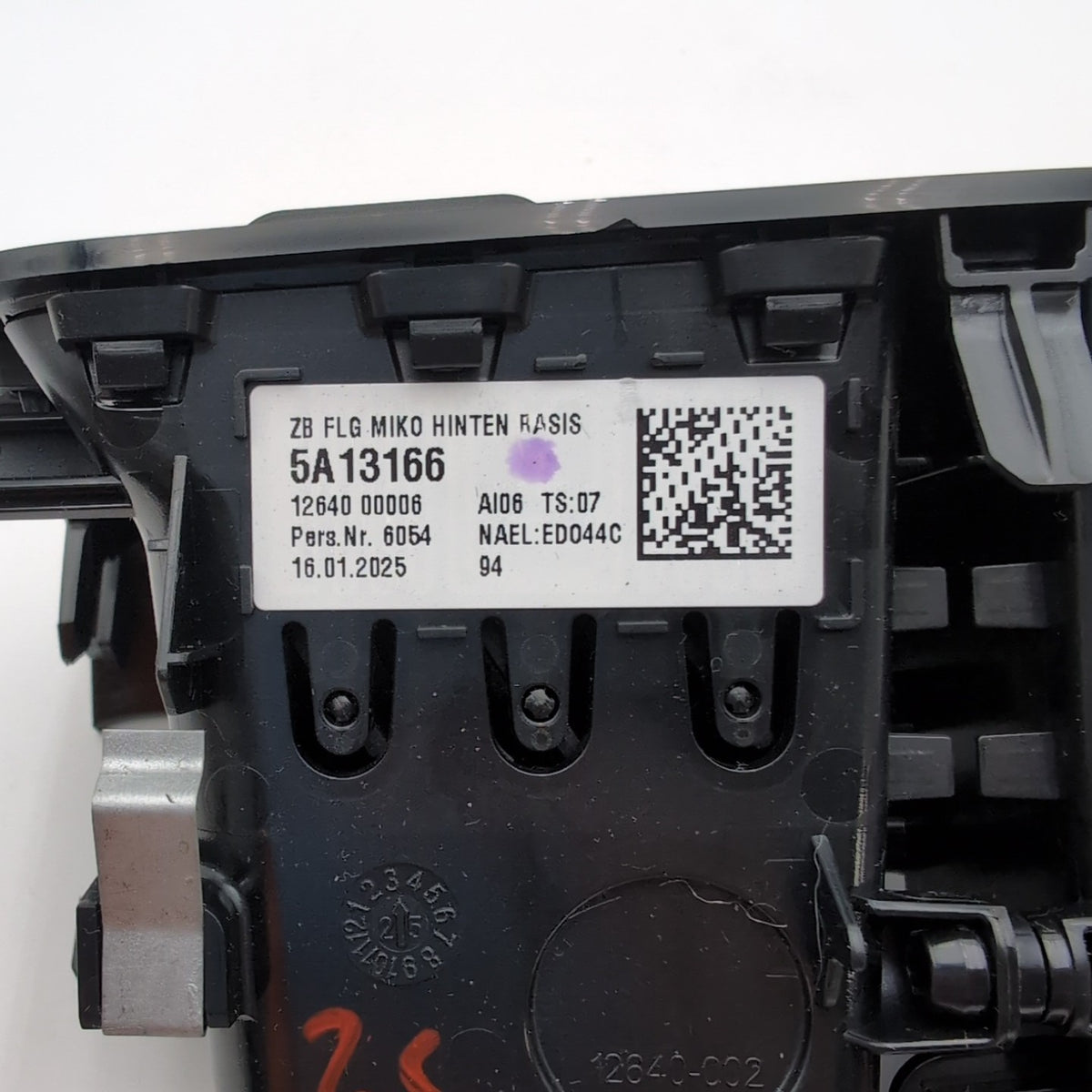 2024 - 2026 BMW 530i 540i 550e G60 Rear Center Console AC Air Vent 5A13166
