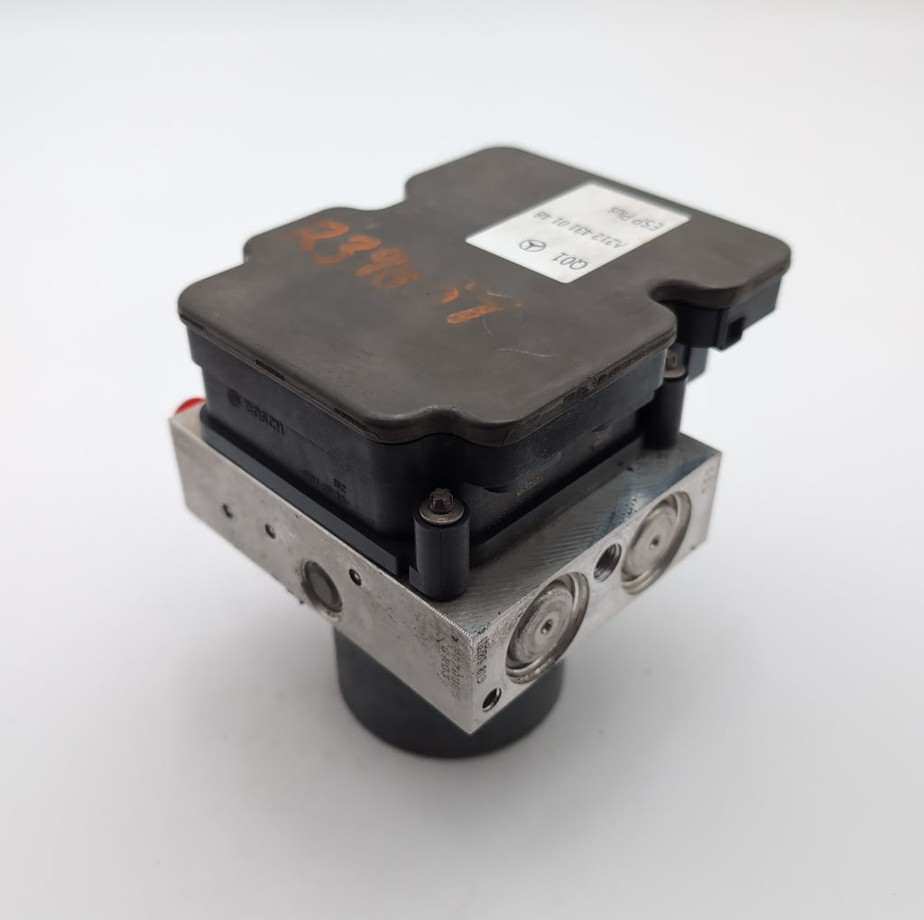2015 2016 Mercedes E350 3.5L ABS Anti Lock Brake Pump Control Unit A2124310148