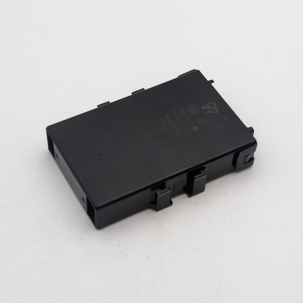 2017 2018 Toyota Highlander Computer Network Gateway Control Module 89111-0E040