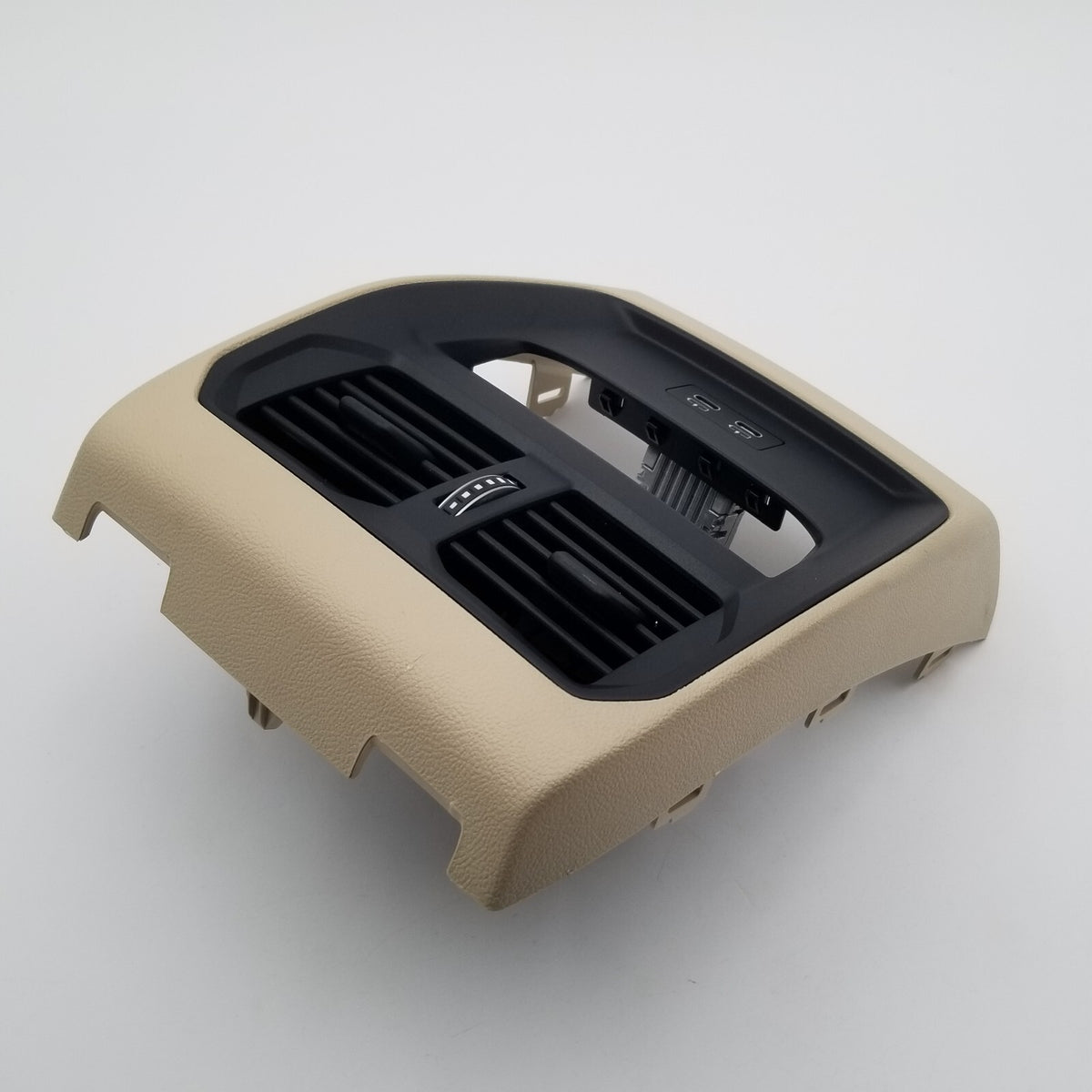BMW i4 430i M440i G26 G24 CONSOLE BACK TRIM AC AIR VENT GRILLE USB PORT 2022-24
