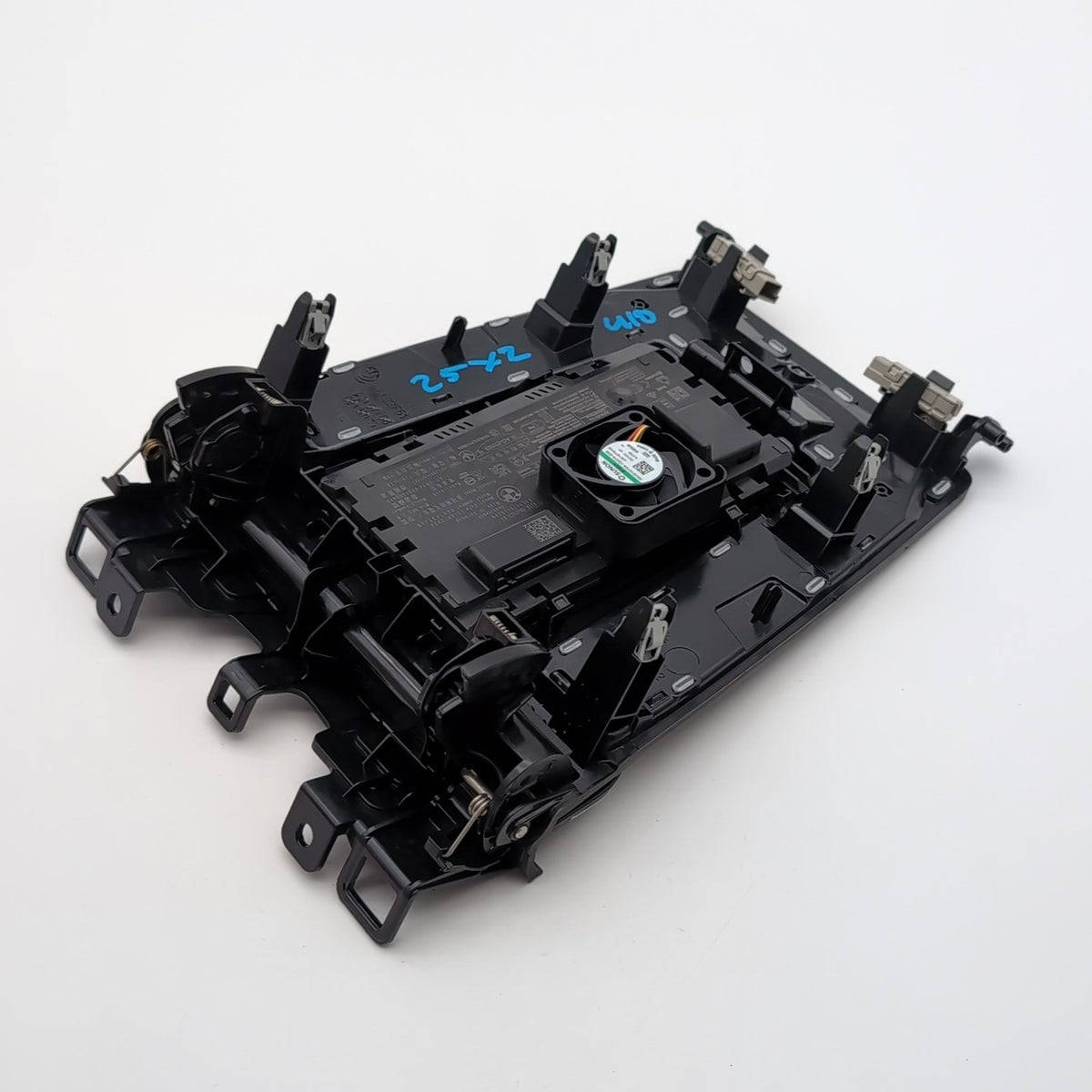 2022 2023 2024 2025 BMW X1 U11 Front Wireless Charging Pad Tray 5A623B0 5A22F51