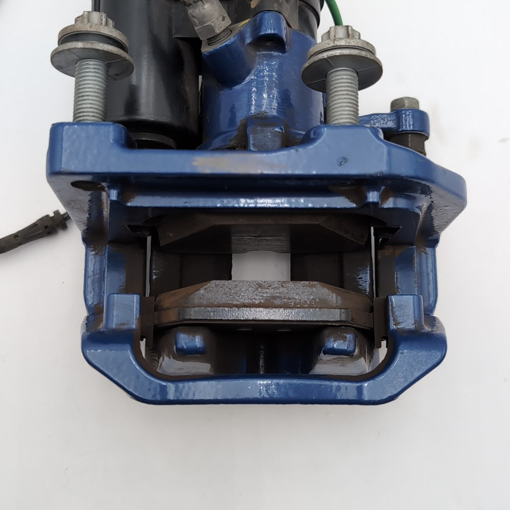 2024 2025 BMW 440i G20 G22 G29 Rear Right Brake Caliper Blue 8842568