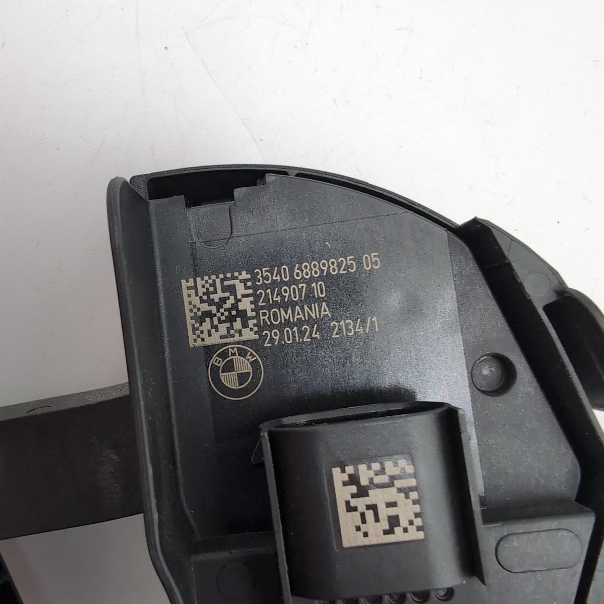 2021 - 2026 BMW G60 G70 X1 X2 Z4 Accelerator Gas Pedal OEM 6889825
