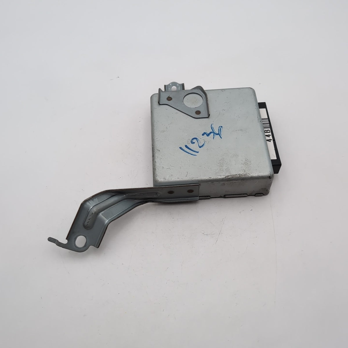 2004 2005 Lexus GX470 Stabilizer Control Module OEM 89271-60011