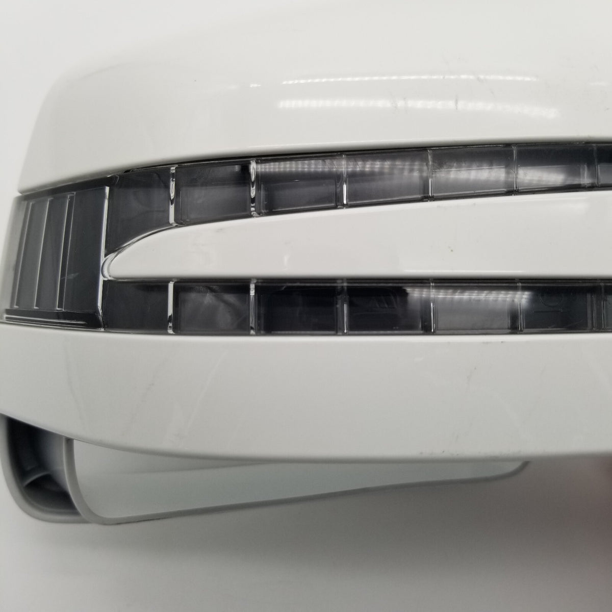2013- 2018 MERCEDES BENZ W463 G63 AMG MIRROR COVER CAP RH PASSENGER WHITE