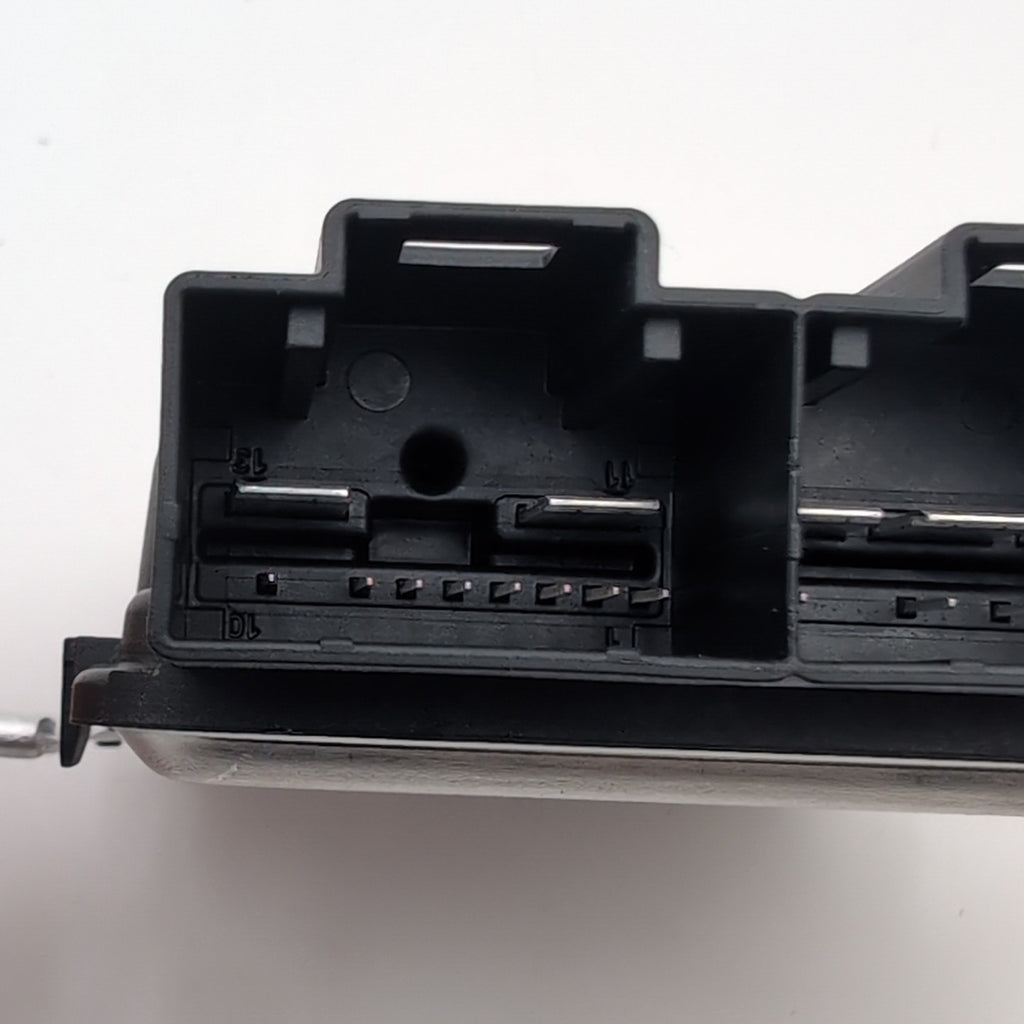 2024 - 2026 BMW 2 5 7 G60 G70 F74 X1 X2 X3 X5 X6 X7 Fuel Pump Control Module