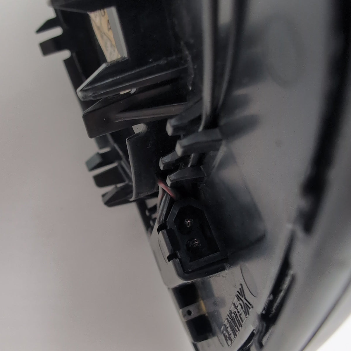 2008 - 2011 Mercedes C350 W204 Left Side View Mirror Glass Auto Dim A2048100121