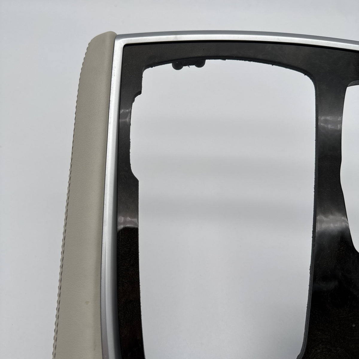 2016 - 2019 BMW 740i 750i G11 G12 Front Center Console Leather Trim 9352290