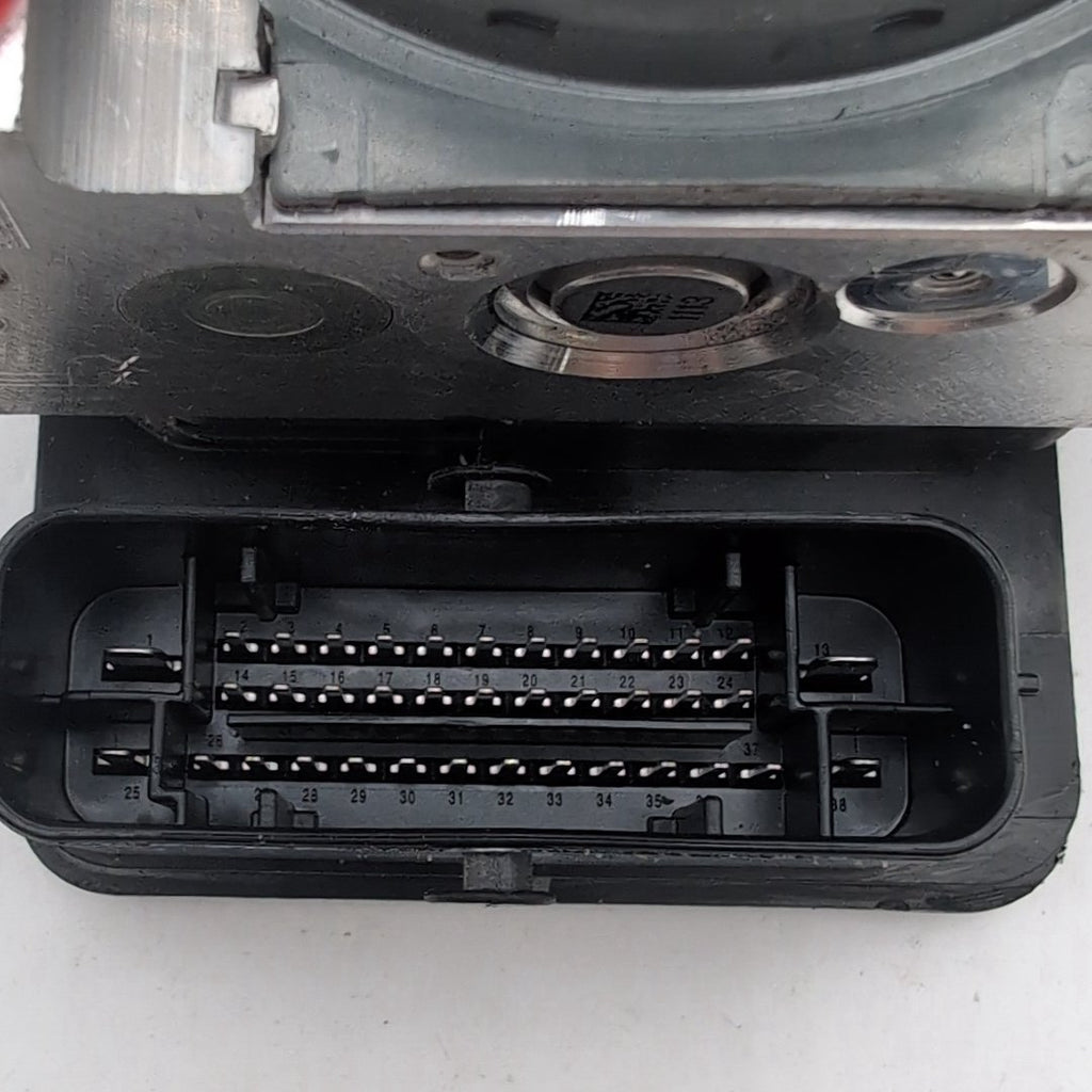 2017 2018 Cadillac CTS ABS Anti Lock Brake Pump Control Unit OEM 84100724