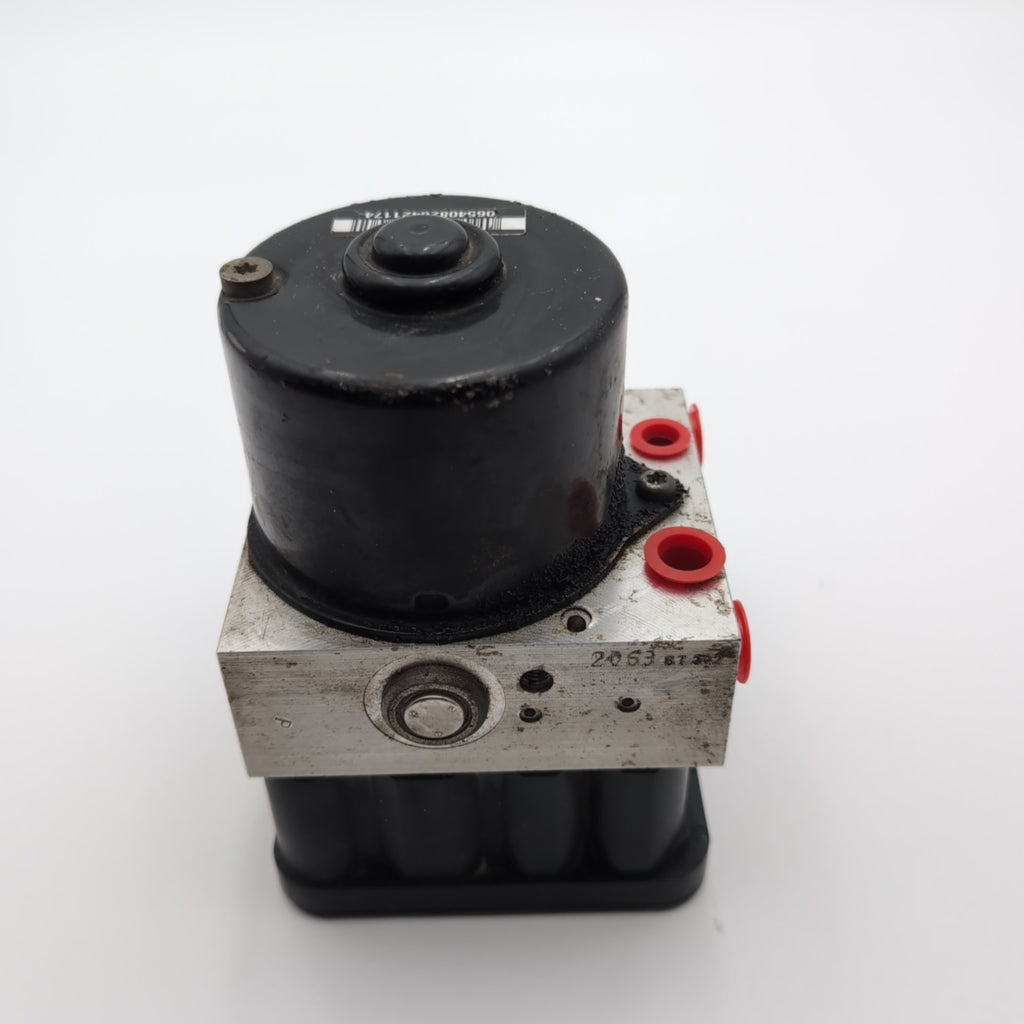 2006 - 2010 Volkswagen Beetle ABS Anti Lock Brake Pump Control Unit 1J0614517M