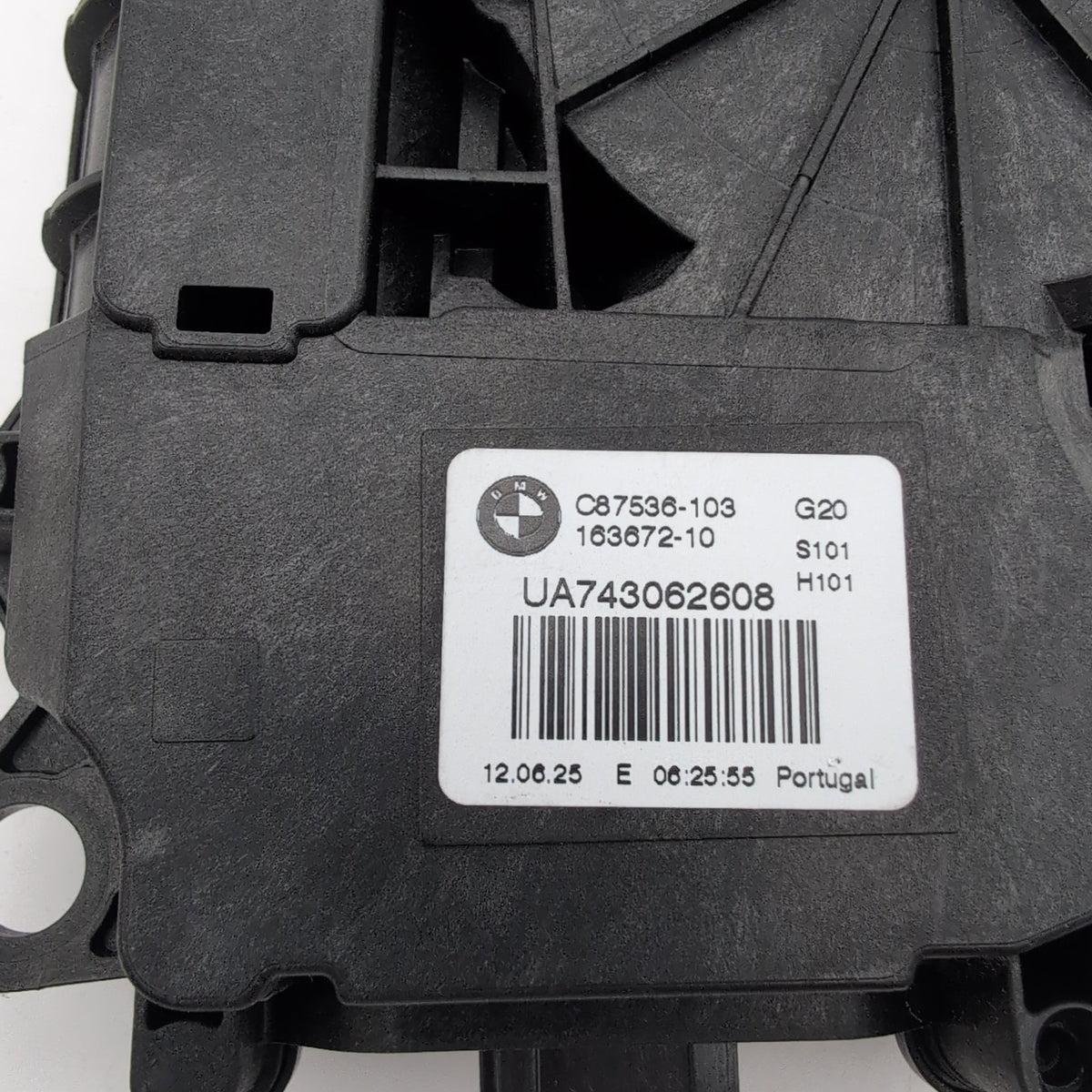 2023 - 2025 BMW i4 G26 Rear Trunk Lid Liftgate Latch Actuator Assembly 9851910