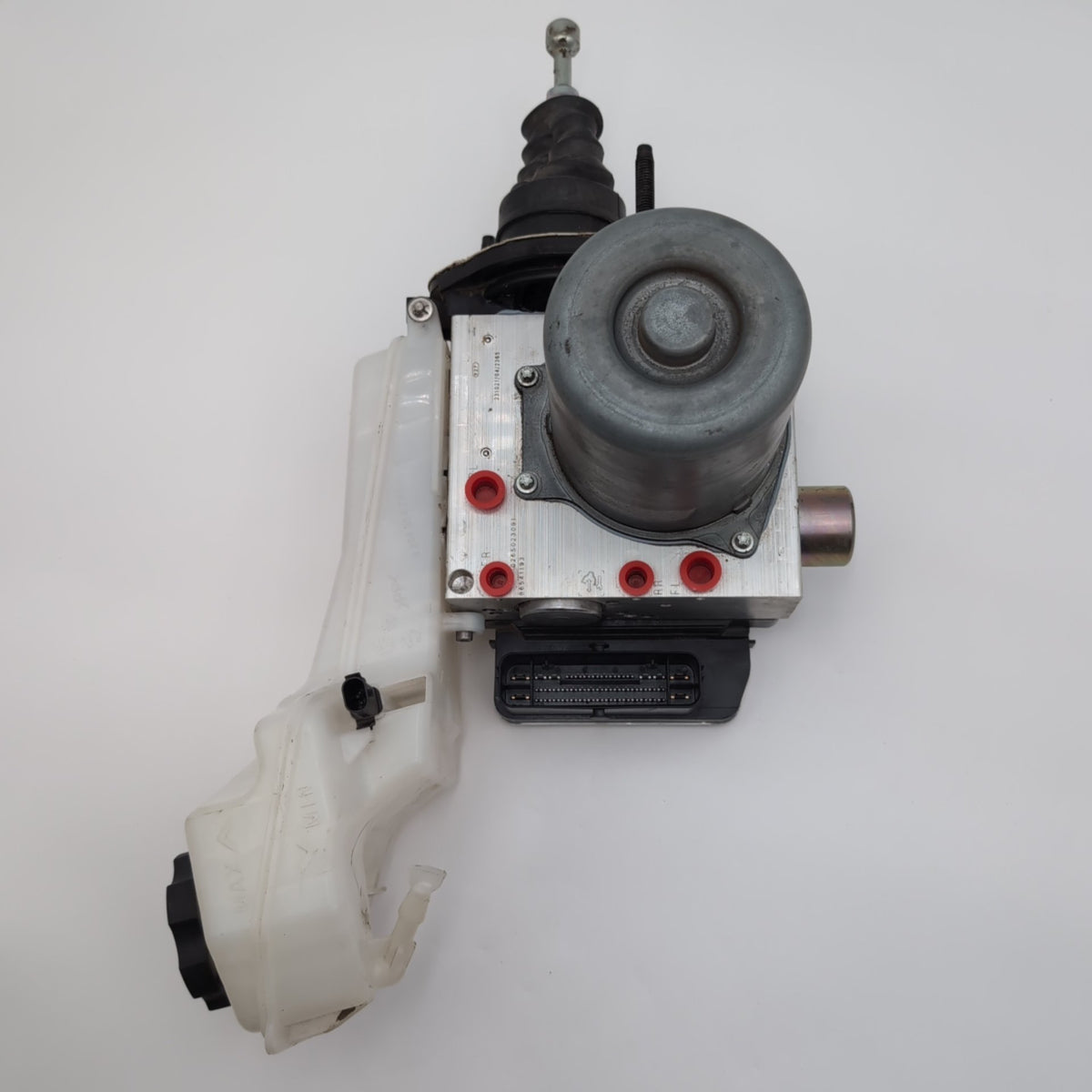 2024 Cadillac CT4 ABS Master Cylinder Brake Booster 86541193