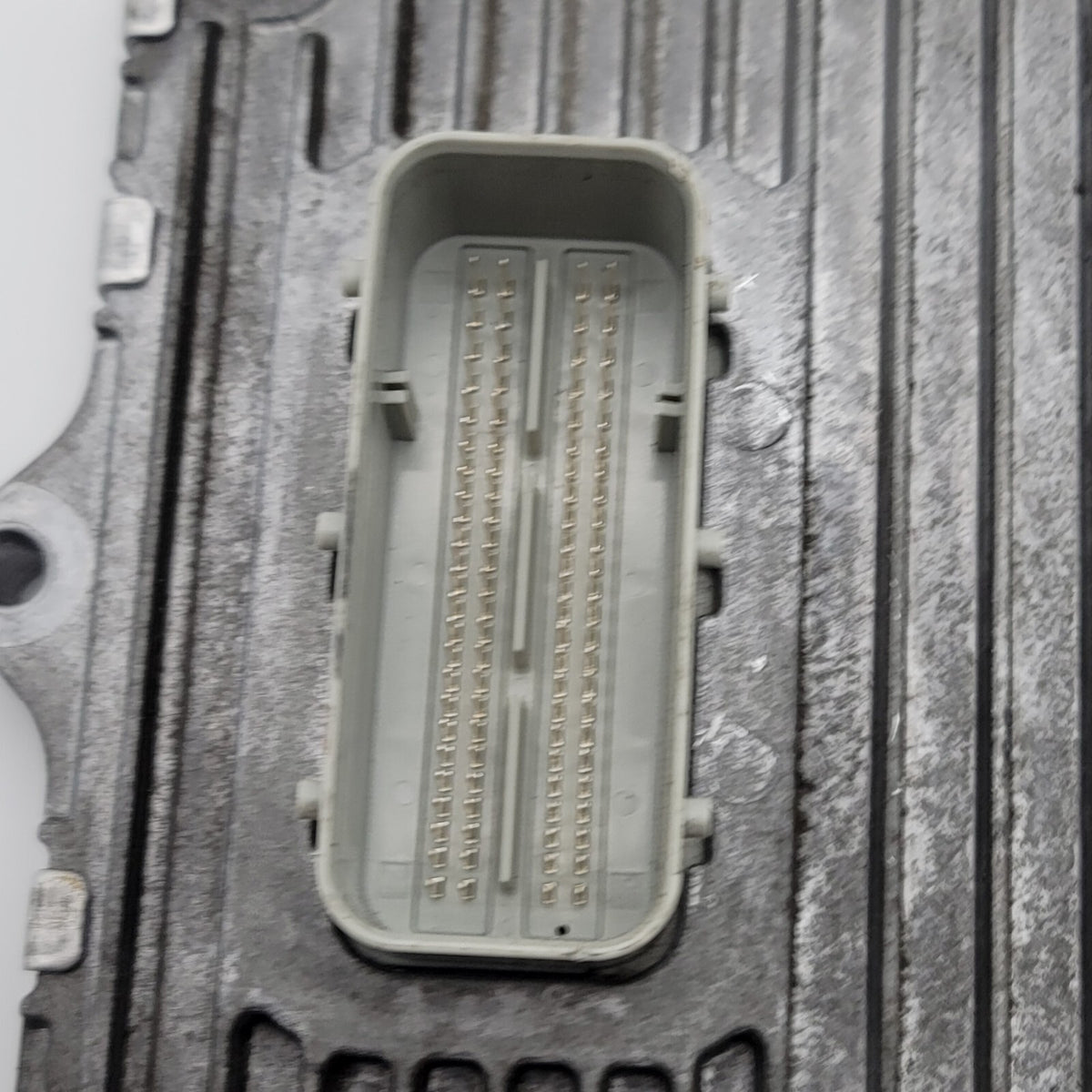 2018 2019 Chrysler Pacifica 3.6L Engine Computer Control Module ECM 68330910AA