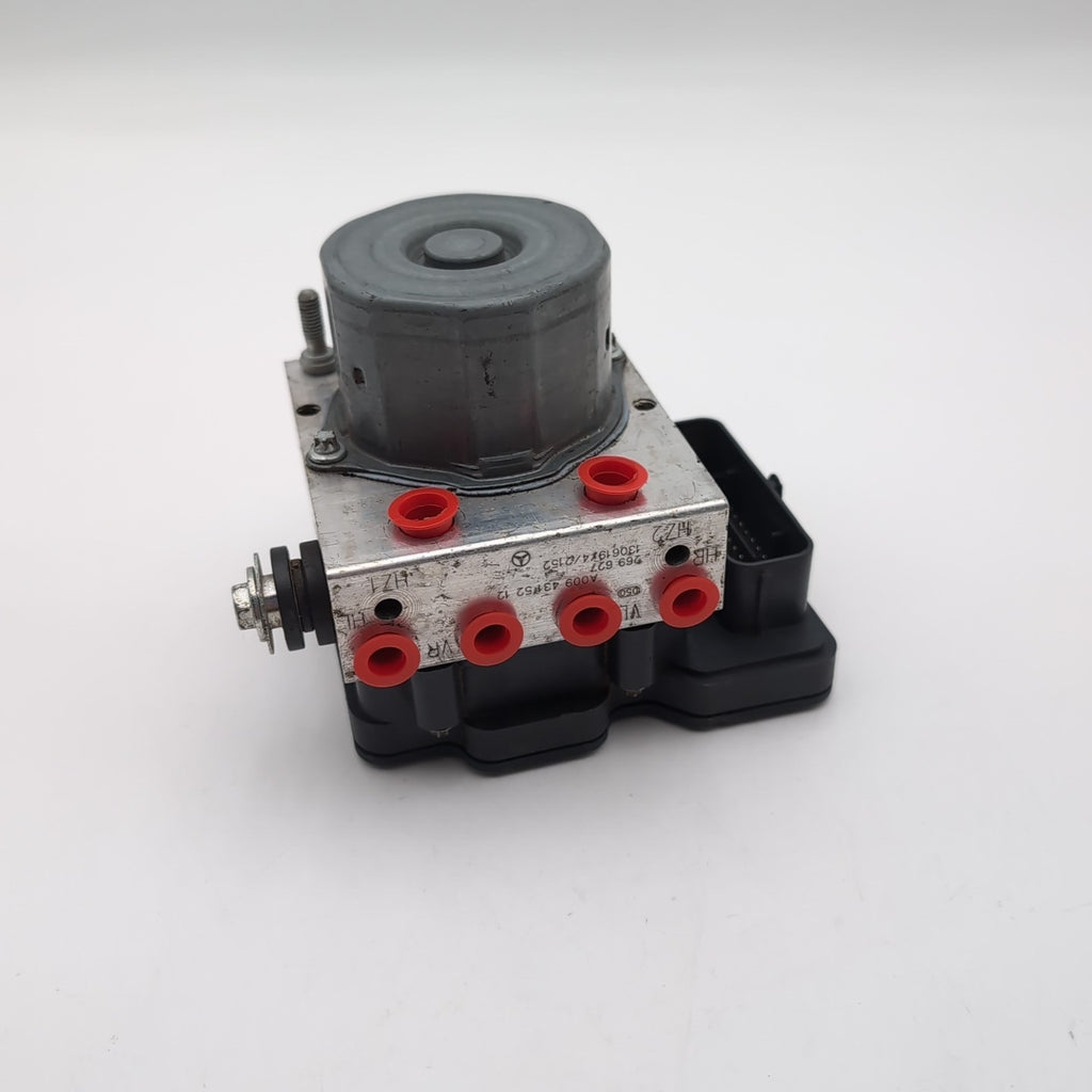 2014 2015 Mercedes CLA250 W117 2.0L Anti-Lock Brake ABS Pump Module A0094315212