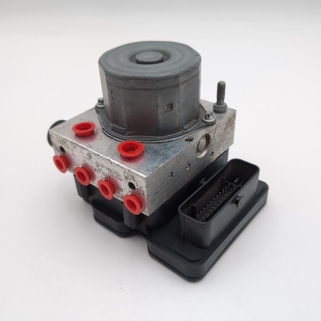 2014 2015 Mercedes CLA250 W117 2.0L Anti-Lock Brake ABS Pump Module A0094315212