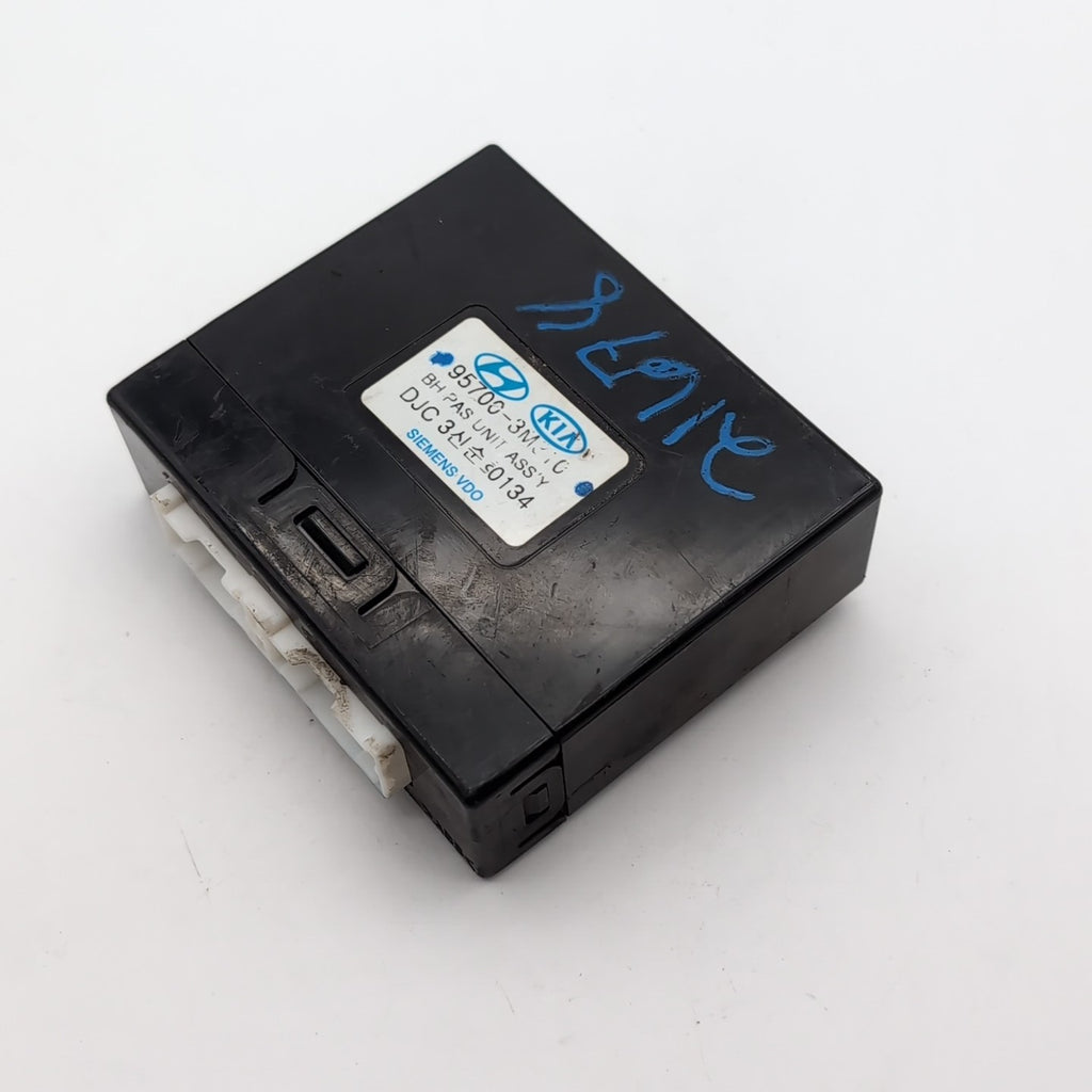 2009- 2014 HYUNDAI GENISIS DASH DRIVER PARK ASSIST MODULE 95700-3M000