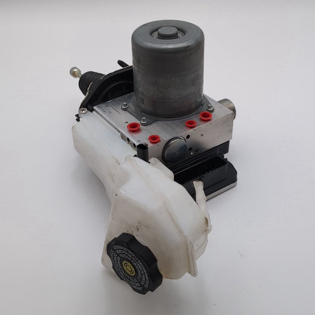 2025 Cadillac CT4 2.0L Master Cylinder ABS Brake Booster 85707837