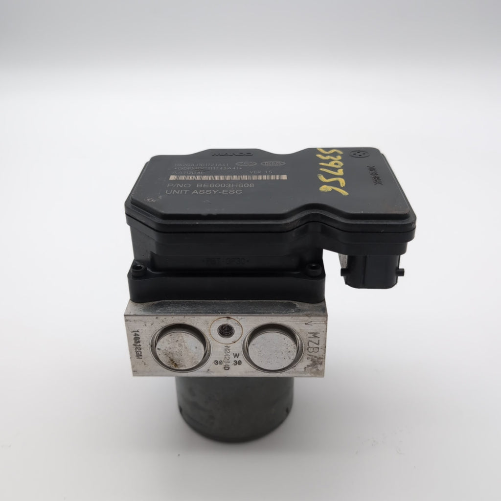 2013 2014 Hyundai Accent ABS Anti Lock Brake Pump Control Unit 58920-1R450