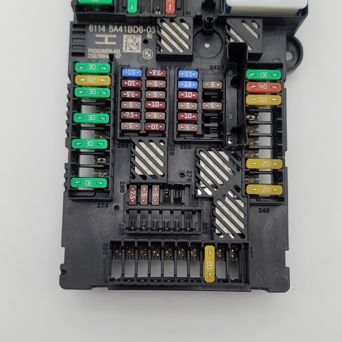 2024 2025 2026 BMW XM X5 X7 Rear Power Distribution Fuse Box 5A41BD6