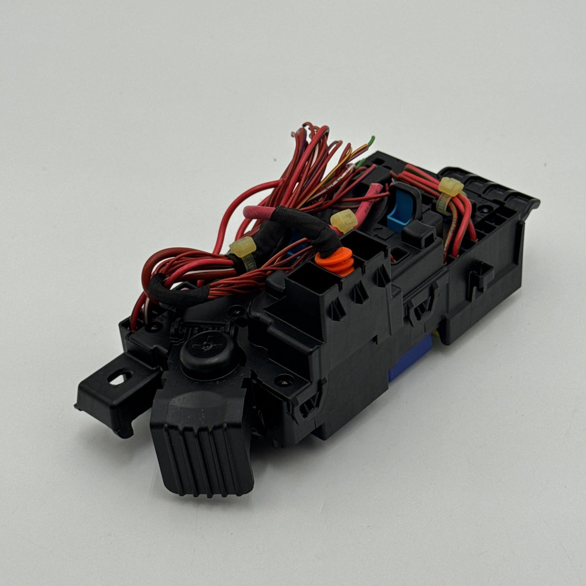 2022 - 2026 BMW 228i F74 X1 X2 iX B+ Positive Power Distribution Fuse Relay Box