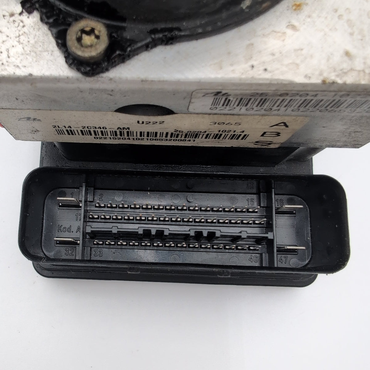 2003 2004 Ford Expedition ABS Anti Lock Brake Pump Control Unit 2L14-2C346-AM