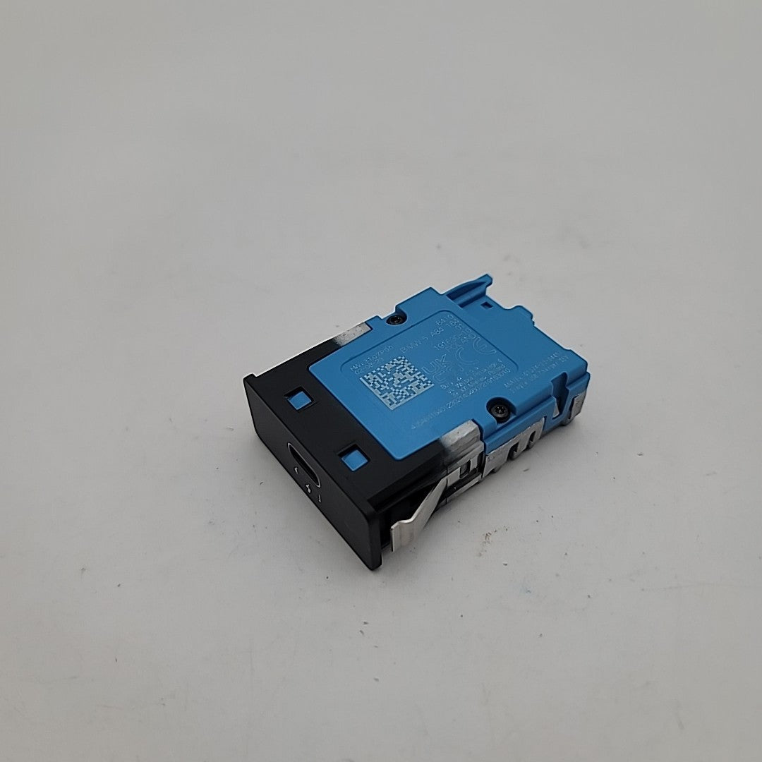 2022 - 2026 BMW X5 X6 X7 XM Single Socket Type C USB Port 5A84164