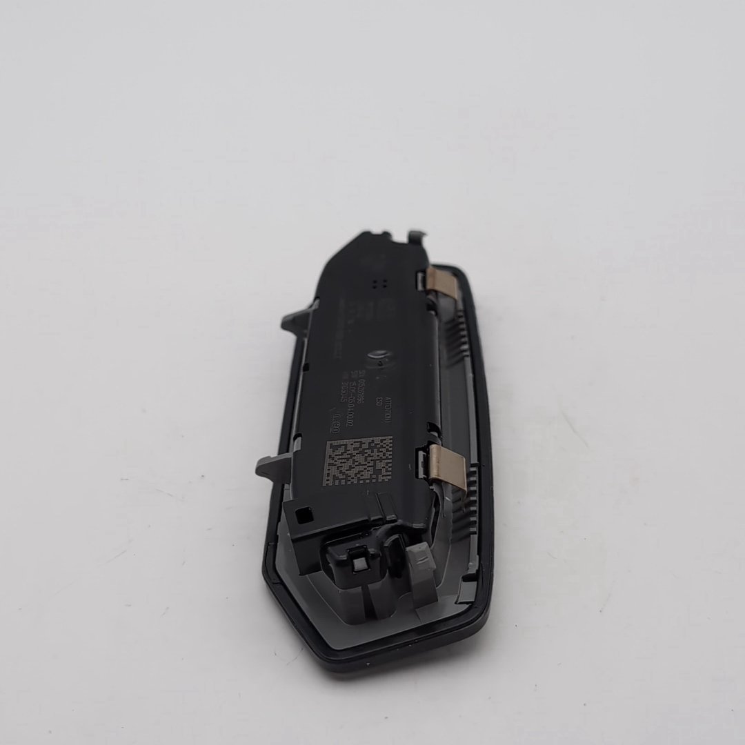 2023 - 2026 BMW X7 Rear Interior Reading Light Lamp 7911121