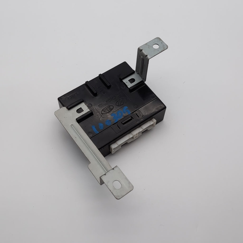 2010- 2014 Hyundai Genesis Park Assist Back Waring Control Module 95700-3M001