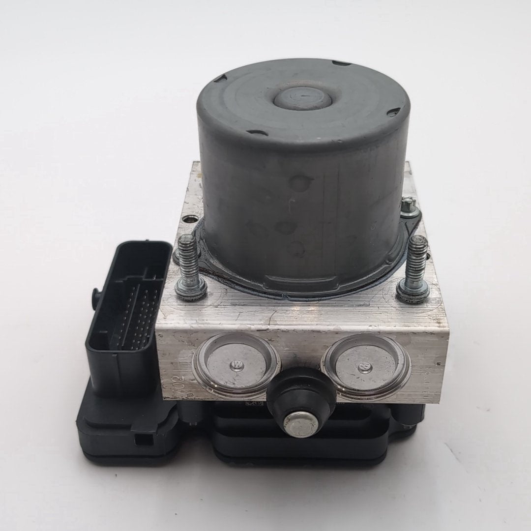 2018 Chevrolet Camaro ABS Anti Lock Brake Pump OEM 84244636