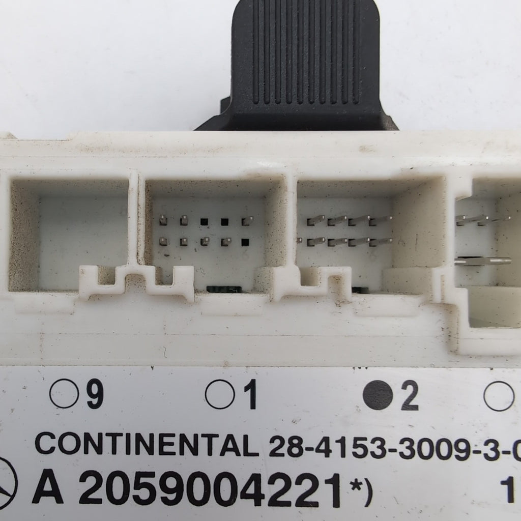 2016- 2019 Mercedes W205 C300 Front Right Passenger Side Door Control Module