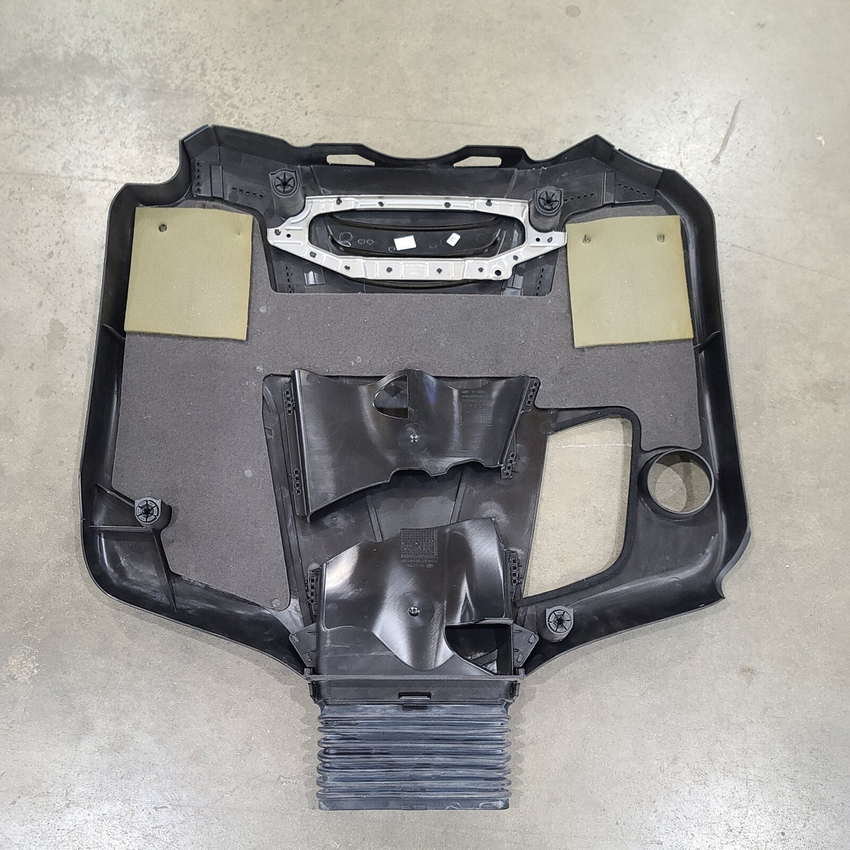 Fits Mercedes Benz E Class W212 Engine Cover A6420102811 Oem