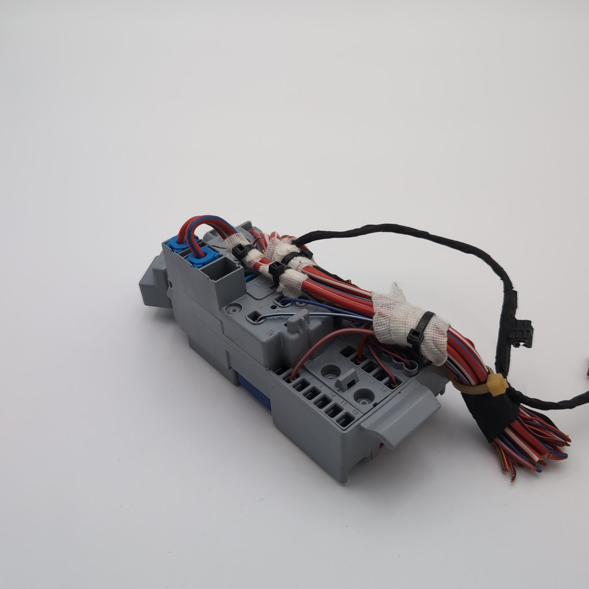 2019 - 2026 BMW X5 X6 X7 XM G20 G26 G42 G87 M3 Front Power Distribution Fuse Box