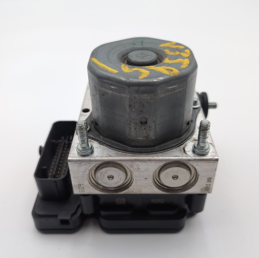 2017 2018 2019 Infiniti QX30 2.0L ABS Anti Lock Brake Pump Control A0914310000