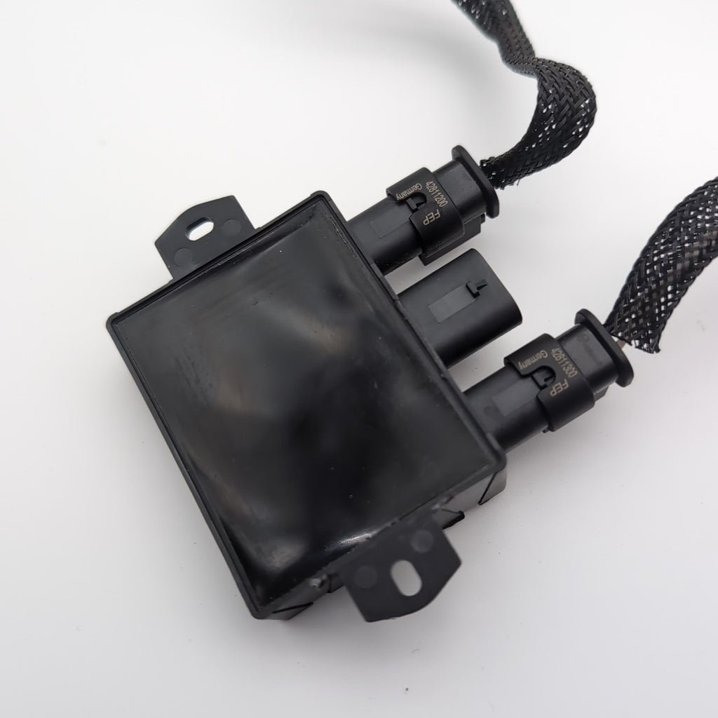 2016 - 2025 VOLVO XC90 REAR BUMPER KICK MOTION SENSOR CONTROL MODULE 31652261
