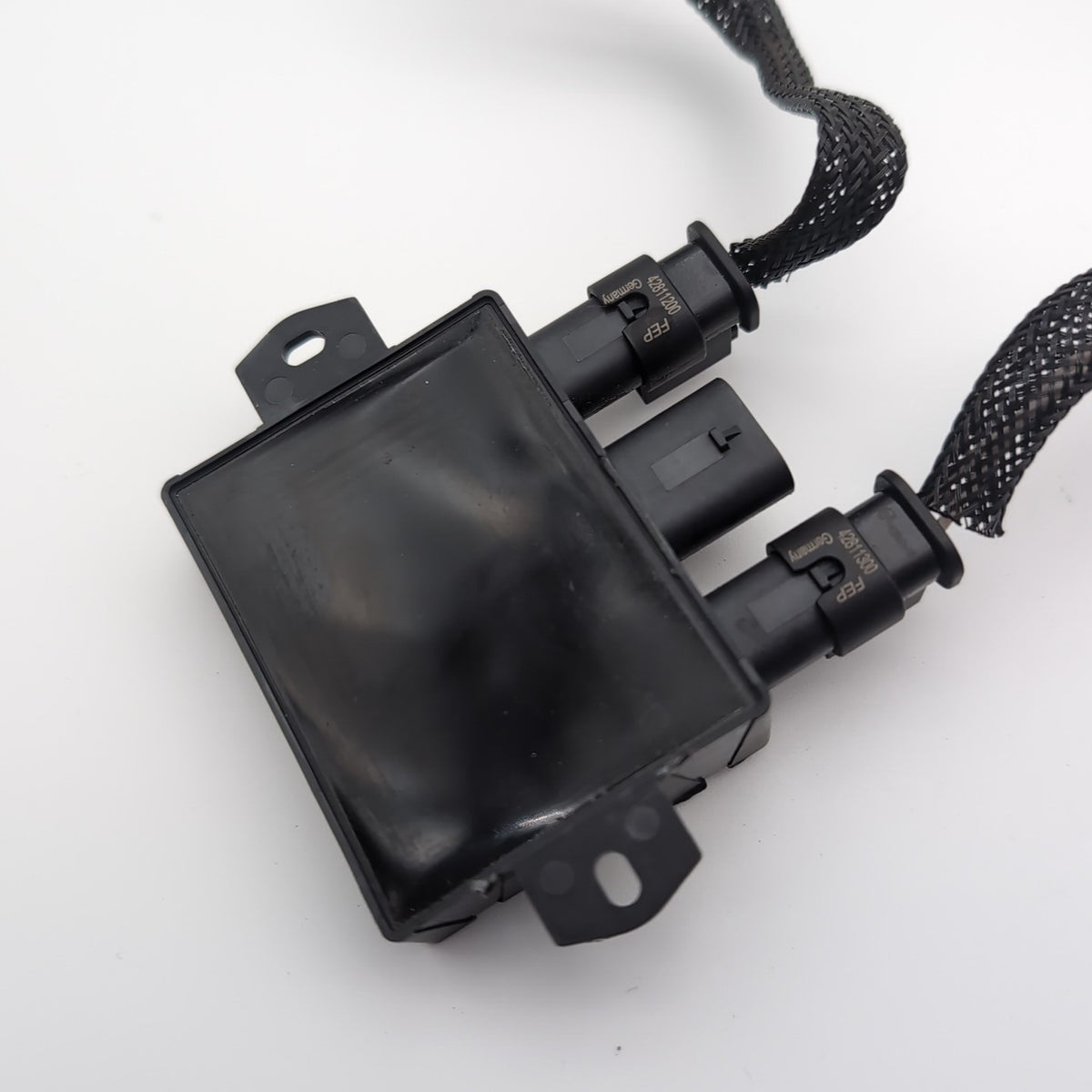 2016 - 2025 VOLVO XC90 REAR BUMPER KICK MOTION SENSOR CONTROL MODULE 31652261