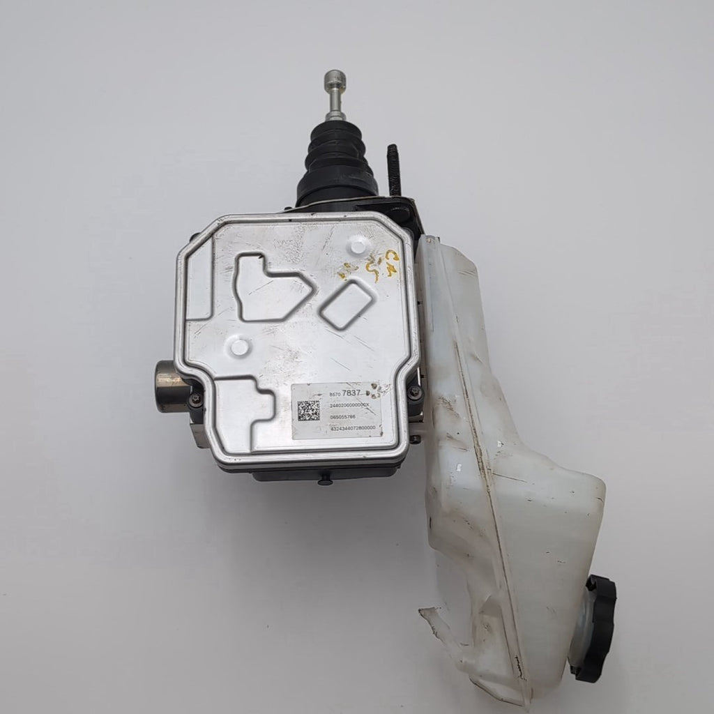 2025 Cadillac CT4 2.0L Master Cylinder ABS Brake Booster 85707837
