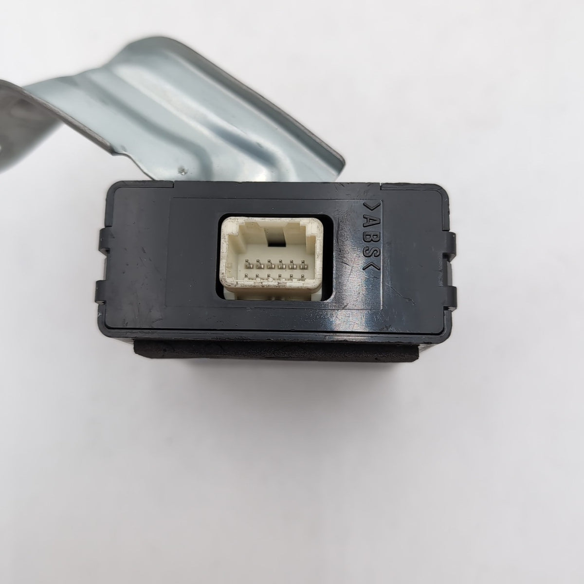 2014 TOYOTA PRIUS V 1.8L FWD AT VEHICLE APPROACHING CONTROL MODULE ECM