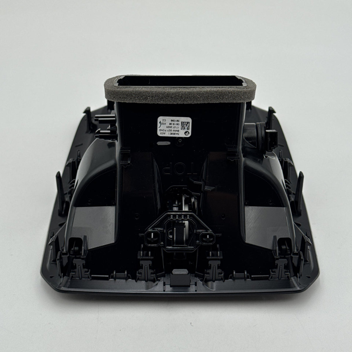 2022 - 2026 BMW 330i G20 Rear Console AC Air Vent Trim 7943079