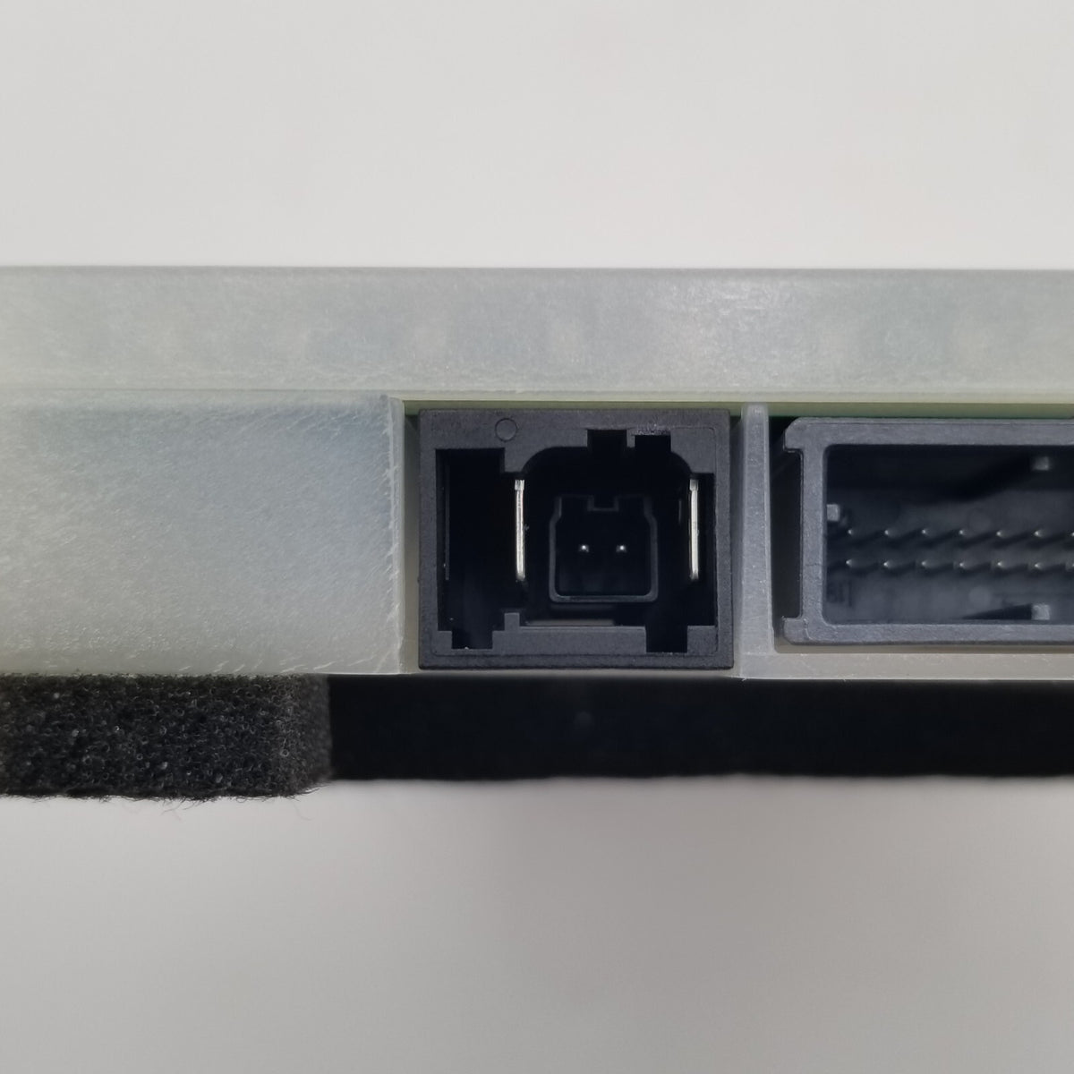 2025 BMW 330i G20 X1 U11 X3 G45 Antenna Telematics Control Module 5B5C761
